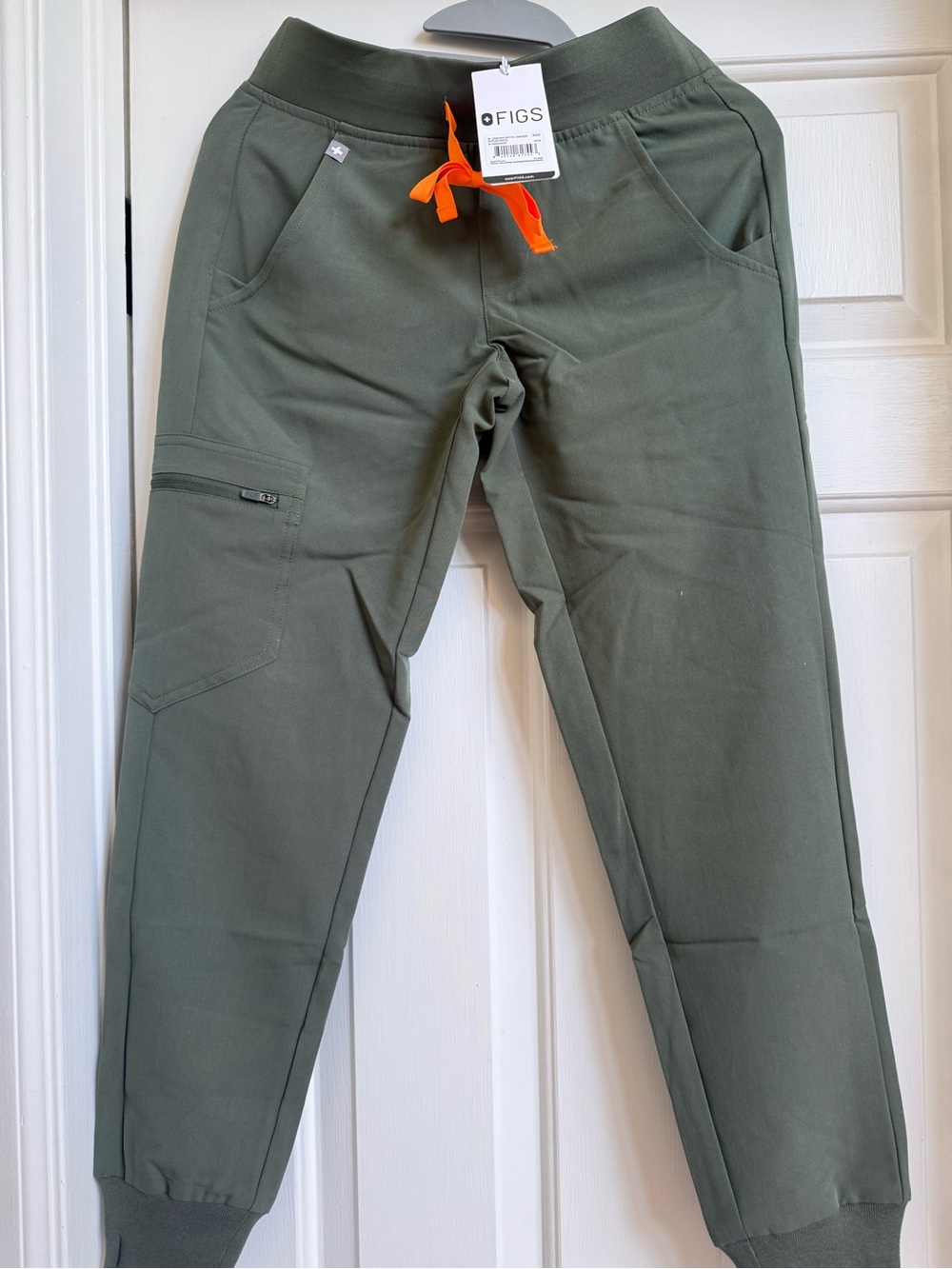 FIGS women’s Olive Green Joggers with Orange Drawstring